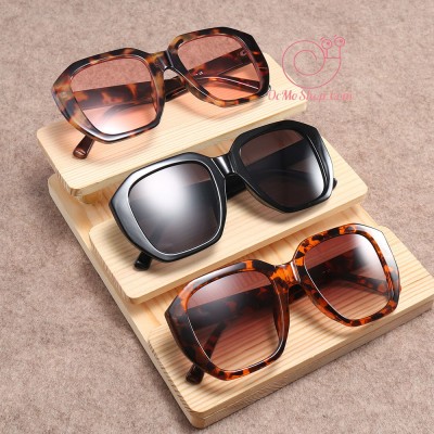 KỆ TRƯNG BÀY MẮT KÍNH